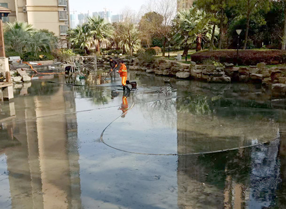 通城景观池淤泥清理