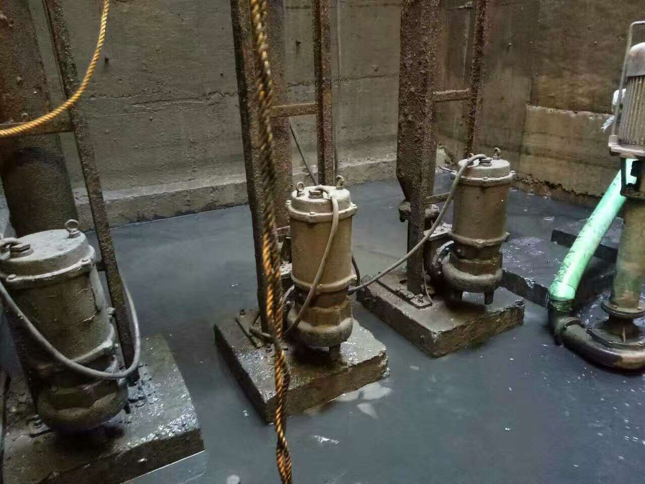 通城污水池清理