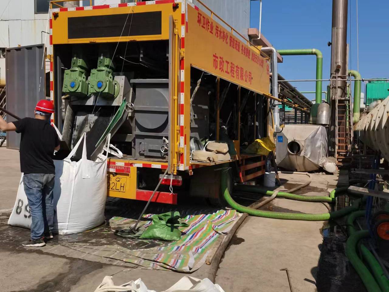 通城淤泥压干处理